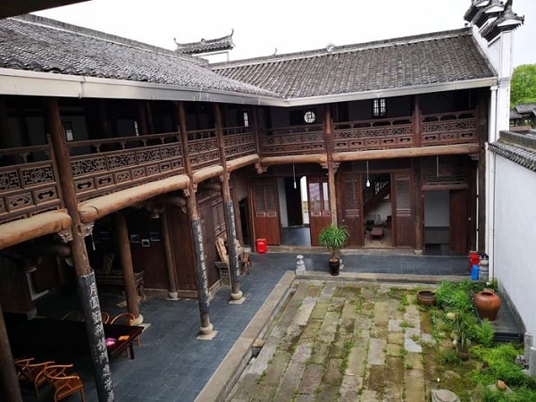 Nhà trước hẹp sau rộng