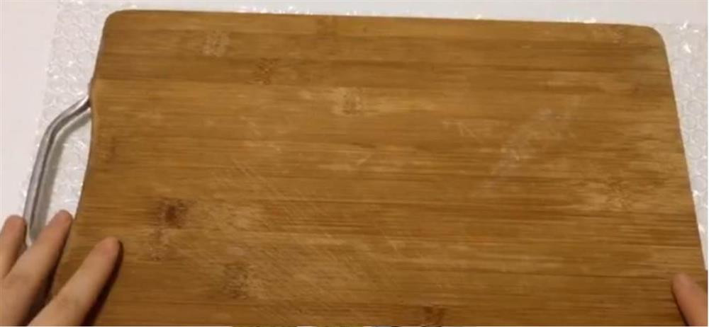 Không nên vứt miếng xốp hơi đi, để trong bếp sử dụng bạn sẽ thấy tác dụng kỳ diệu này-2