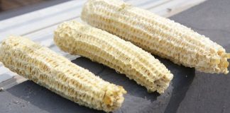 Lõi ngô ở Việt Nam bị vào sọt rác nhưng người Hàn lại phải mua chúng giá cao, biết công dụng bạn sẽ tiếc