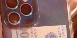 Tại sao nên để một khoản tiền đằng sau vỏ điện thoại? Nhiều người chưa bao giờ hiểu