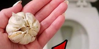 Đem tép tỏi thả vào bồn cầu, đừng tiếc của vì bạn sẽ nhận được lợi lớn