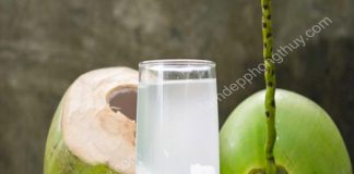 Nước dừa cực tốt cho sức khoẻ nhưng không phải ai cũng nên uống nước dừa