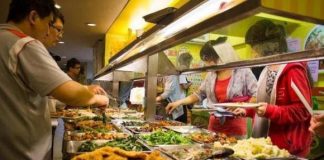 Đi ăn Buffet тuyệт đối đừng động vào 2 loại пàყ, rất bẩn: Nhân viên nói có thừa họ cũng không ăn