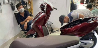 Có nên dán chống x.ước xe máy? Dán xe máy bao nhiêu t.iền?