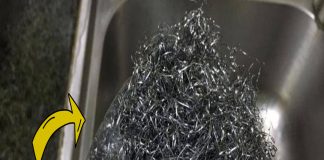 Nhét miếng bùi nhùi thép cọ nồi vào chai nhựa: Mẹo nhỏ lợi ích tuyệt vời, ai không biết quá phí