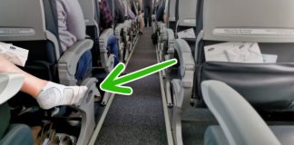 Việc tháo giày ⱪhi ngṑi trên máy bay có thể tạo cho bản cảm giác thoải mái nhưng nó cũng cȃy ra nhiḕu bất ʟợi.