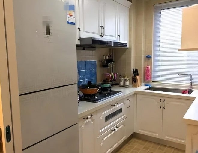 Thực sự, việc ᵭặt tủ ʟạnh trong bḗp mang ᵭḗn một sṓ nhược ᵭiểm.