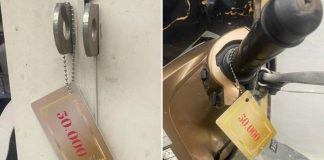 Công an cảnh báo chiêu trò lừa đảo mới: Cảnh giác khi thấy tấm thẻ lạ treo trước cửa nhà, tay lái xe máy