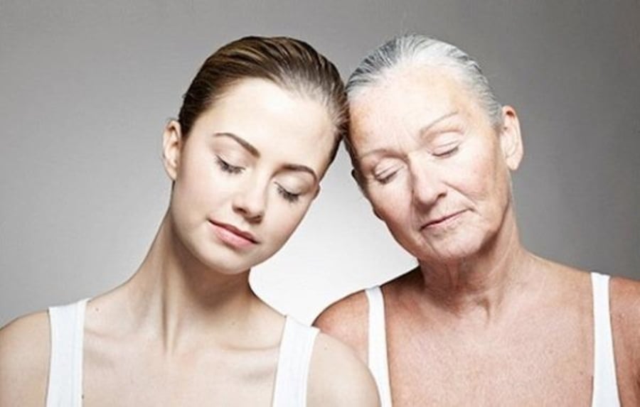 Các nhà nghiên cứu cho thấy những thay ᵭổi tăng tṓc, ⱪhȏng tuyḗn tính ở ᵭộ tuổi 44 và 60. (Ảnh minh họa)