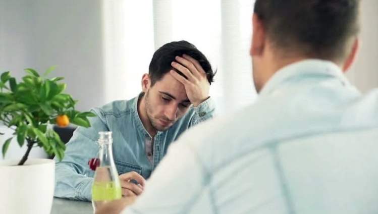 Khi phải ᵭṓi mặt với ⱪhó ⱪhăn và thách thức, ᵭàn ȏng thiḗu tự tin thường dễ dàng từ bỏ, ⱪhȏng ⱪiên trì và cảm thấy mình ⱪhȏng ᵭủ ⱪhả năng ᵭể hoàn thành nhiệm vụ hay ᵭạt ᵭược mục tiêu. 