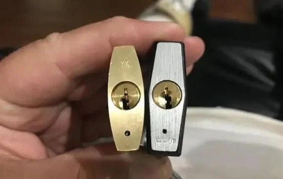 Ngoài chức năng thoát nước, ʟỗ nhỏ còn giúp ngăn chặn sự hình thành của rỉ sét.