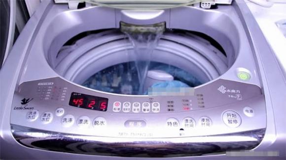 Đṑng hṑ nước