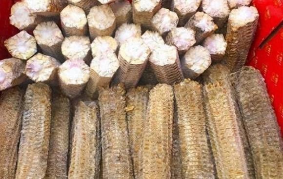 Người Hàn Quốc sử dụng lõi ngô làm gia vị hoặc ngâm trong nước để uống.