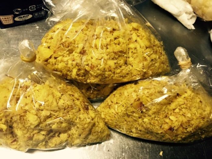 nhung-thuc-pham-ban-nhat-o-cho-r