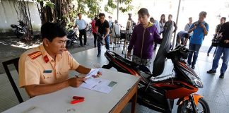 Người dân sang tên xe không cần chủ cũ, cứ làm theo cách này là xong, chỉ 1 vài hôm kết quả gửi về thẳng nhà lại chẳng tốn thêm đồng nào?