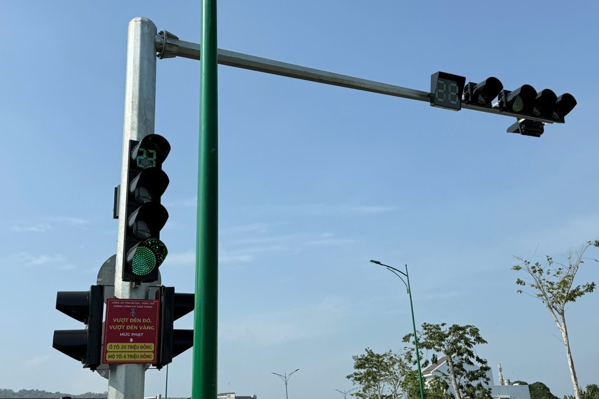 Biển báo, tuyên truyền được gắn ở 