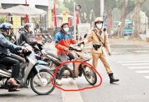 Từ hôm nay: Xe dừng đèn đỏ nhưng đè lên vạch kẻ đường cũng là VƯỢT ĐÈN ĐỎ, bị phạt lên đến 20 triệu đồng