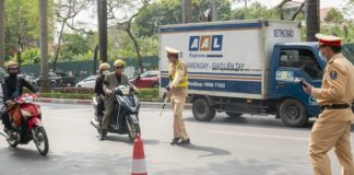 Từ 1/2/2025, thay đổi quy định về l:ỗi đi sai làn đường, không tuân thủ biển báo, vạch kẻ đường ở 1 điểm, nhầm lẫn là mức p:h:ạt khác xa tới chục triệu