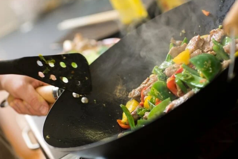 Đṑ dùng khȏng thể thiḗu khi nấu nướng là ổ hạt vi nhựa gȃy ung thư phổi, ᵭại tràng, nhà nào cũng có vài cái- Ảnh 1.