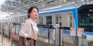 Cất ô tô chuyển sang đi làm bằng Metro, cô gái tiết kiệm được gần 200.000 đồng chi phí xăng xe, gửi xe mỗi ngày