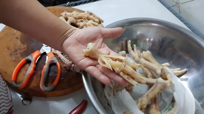 Mẹo rút xương chân gà siêu dễ, chỉ dùng que tăm, 5 phút xong 10 cái 