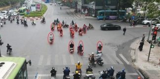 Vượt đèn đỏ từ năm 2024 nhưng chưa nộp phạt, tài xế có bị áp dụng mức phạt mới?