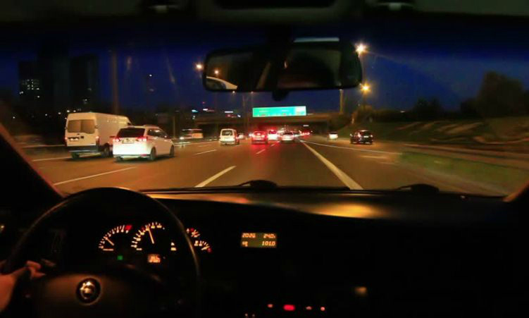 Lái xe ô tô ban đêm