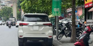 Ý nghĩa của vạch kẻ trắng liền sát vỉa hè