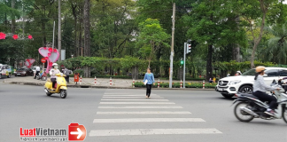 Mức ph:ạt không “vẫy tay” khi sang đường mới nhất 2025