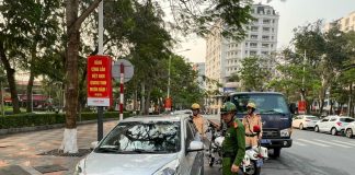 14 vị trí mặc định cấm dừng đỗ xe dù không có biển cấm, tài xế cần biết