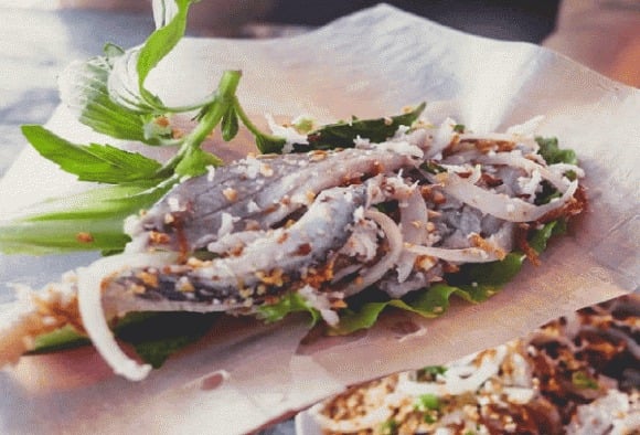 Omega-3 trong cá trích không chỉ giúp cải thiện sức khỏe tim mạch mà còn có khả năng kháng viêm, giảm đau nhức khớp và hỗ trợ điều trị các bệnh viêm nhiễm mãn tính. 