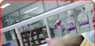 Bé 6 tháng đi cấp cứu vì mẹ tráng bình sữa bằng nước sôi: Người lớn vô tình, trẻ vô viện