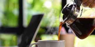 Uống cà phê sai thời điểm có thể làm tổn thương tim mạch, 90% người Việt đang mắc phải!