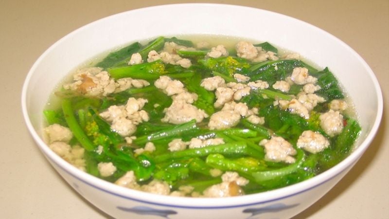 Với người bị bệnh gút, rau bina cũng cần được tiêu thụ một cách thận trọng