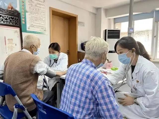 4 thay đổi ở ngón tay có thể là dấu hiệu ung thư phổi, hãy đi khám ngay!- Ảnh 1.