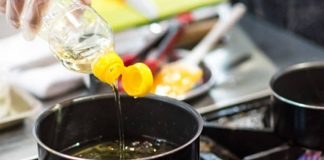 6 loại dầu ăn có thể làm tăng nguy cơ mắc 4 loại u:ng th:ư, nhà nào cũng dùng