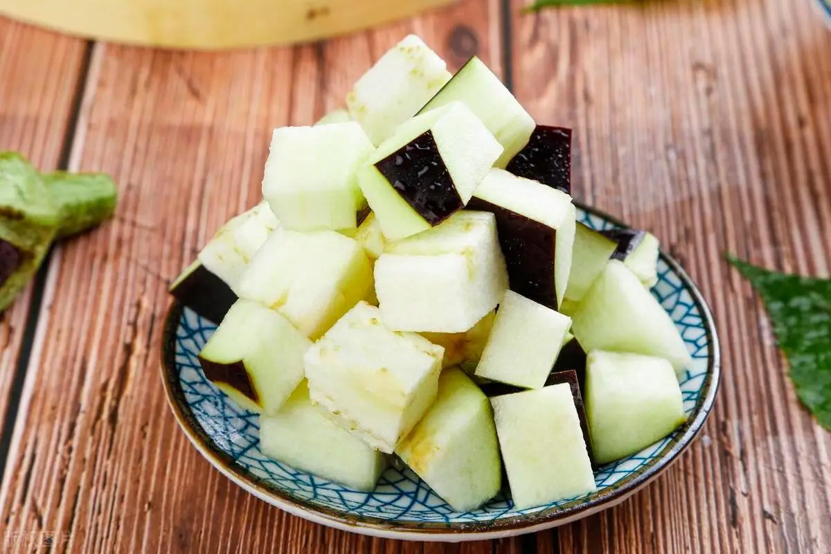 Yêu thích cà tím? Đừng bao giờ ăn kèm với thực phẩm này nếu không muốn rước bệnh vào người- Ảnh 3.