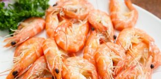 3 sai lầm khi ăn tôm dưới đây mất sạch dinh dưỡng: Đặc biệt là kiểu thứ 2