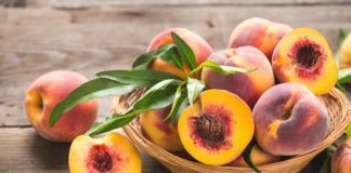 Tuyệt đối không ăn đào cùng 3 loại thực phẩm này kẻo rước họ;a vào thân