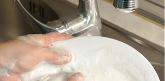 Một người rửa bát, cả nhà u-ng thư? 6 thói quen “tẩm chất độ.c” vào bát đĩa cần bỏ ngay