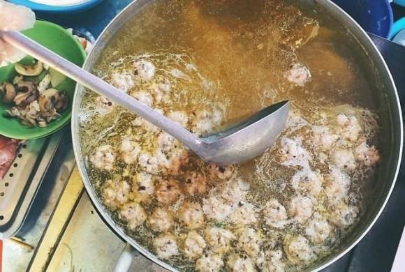 Không phải phở gà, món ăn chỉ từ 30.000 đồng/bát này mới là hương vị Việt lọt top ngon nhất thế giới - Ảnh 5.