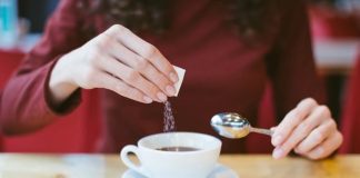 Uống cà phê cho thêm 1 thứ: Không lo răng xỉn màu, hôi miệng