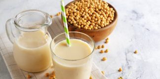 Sữa đậu nành ngon bổ nhưng có hại với 4 nhóm người này