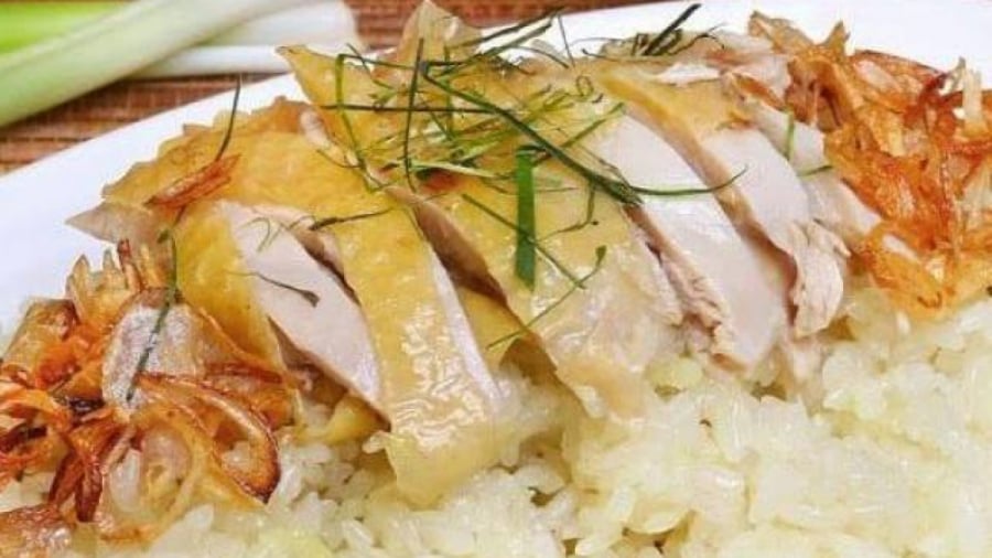 Thịt gà xôi nếp kỵ nhau không nên ăn quá thường xuyên