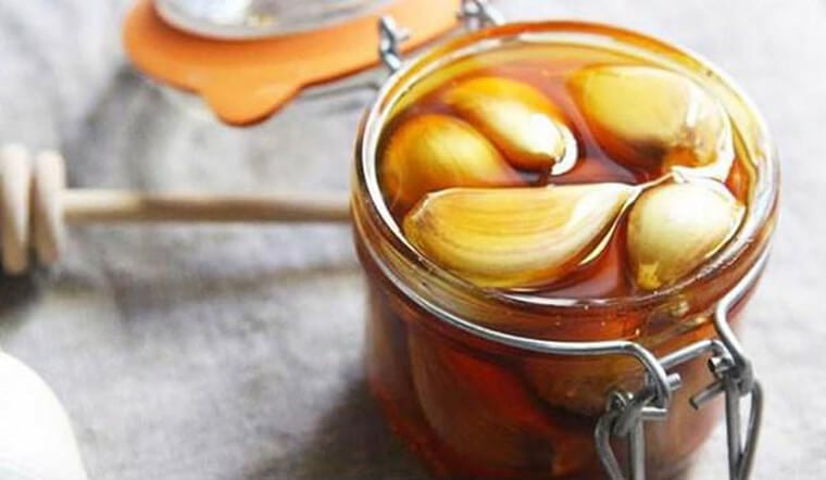 Tỏi ngâm mật ong mang lại nhiều công dụng cho sức khỏe