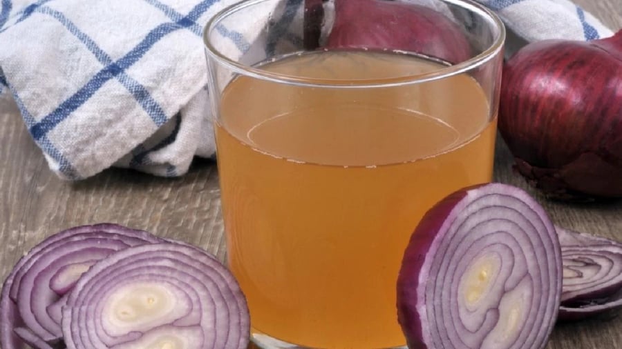 Hành tây có tác dụng tốt trong việc giảm rụng tóc, kích thích mọc tóc.