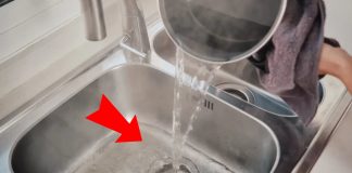 Vì sao không nên đổ nước nóng vào bồn rửa bát?