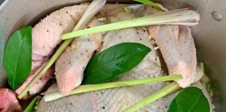 4 cách luộc gà không cần nước: Giữ trọn vị ngọt, đậm đà, thơm ngon ai cũng làm được