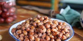 Làm lạc rang muối dùng dầu nóng hay lạnh, đầu bếp mách đây mới là cách đúng, lạc giòn tan bùi béo