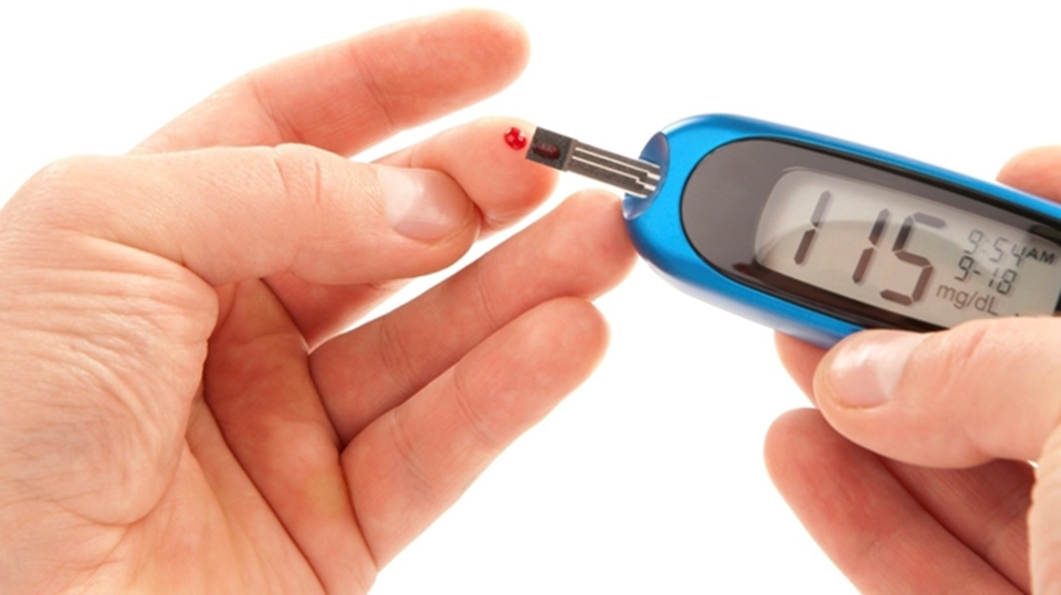 Người bị tiểu đường không nên dùng lê hấp đường phèn